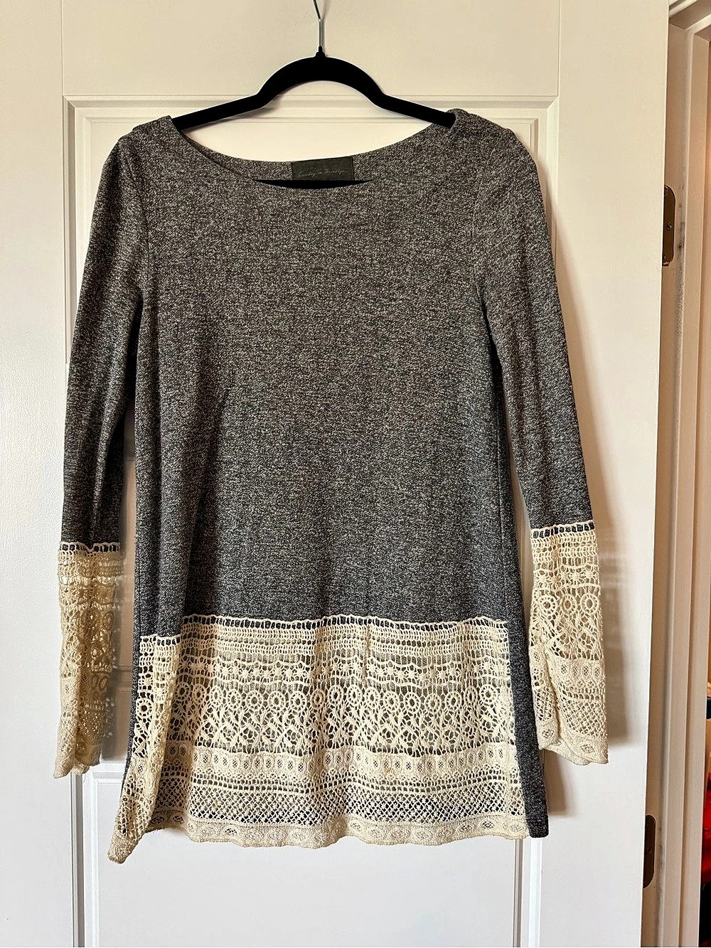 Sunday In Brooklyn Gray Lace Trim Long Sleeve Tunic